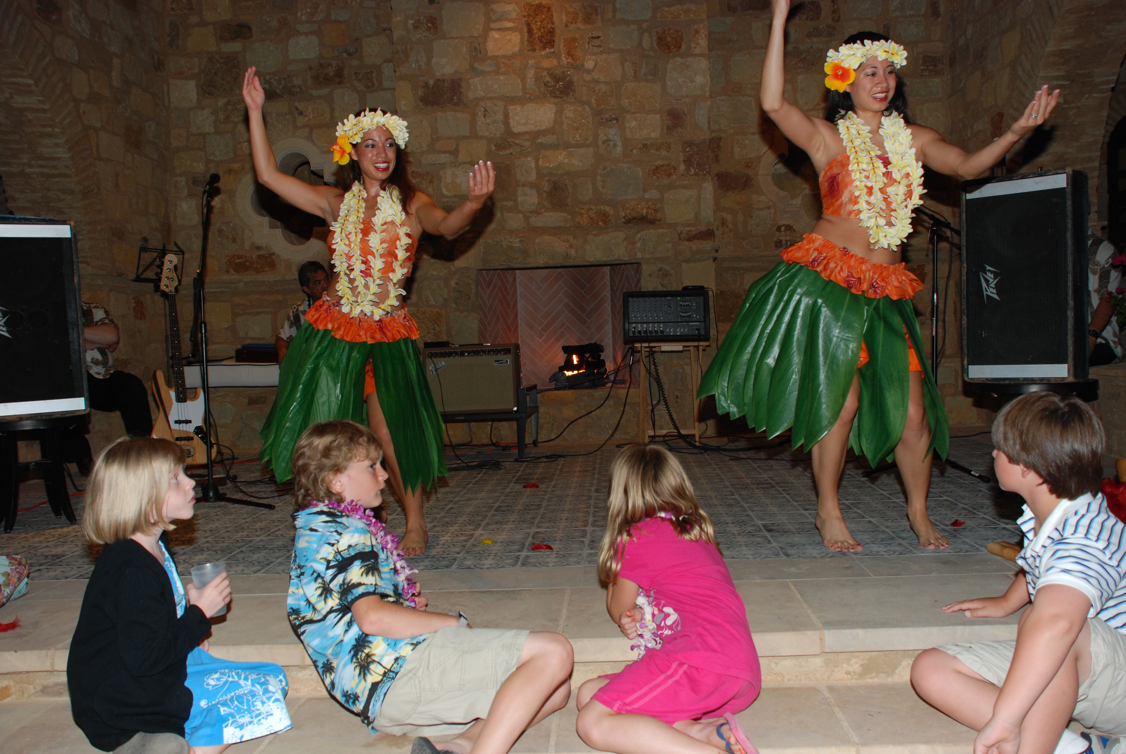 2009-05-23-ESCONDIDO LUAU KYLA VALE 21.jpg